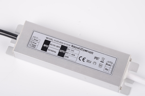 Wasserdichter DC 12V 20W Slimline LED-Treiber Startverzögerungsdesign für Streifenlicht